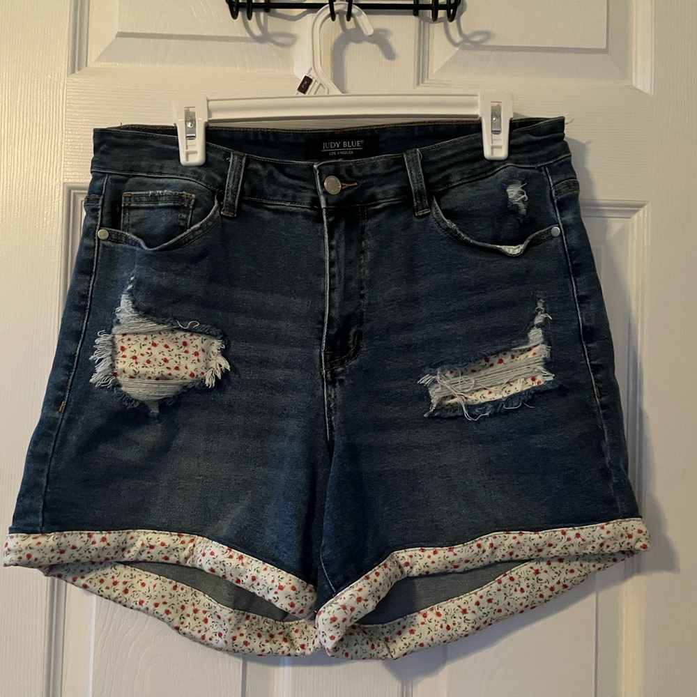 JUDY BLUE DENIM SHORTS